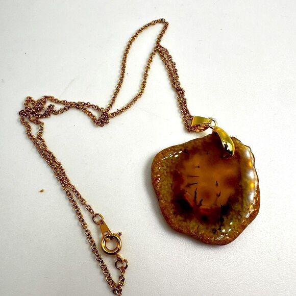 SALE! 18" gold tone chain with agate slice pendant, necklace! - Picture 1 of 15